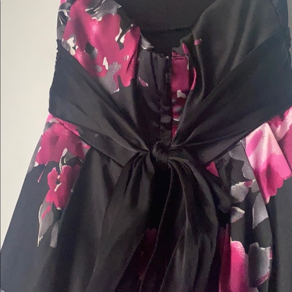 LIKE NEW - Juniors floral mini dress - Picture 3 of 8